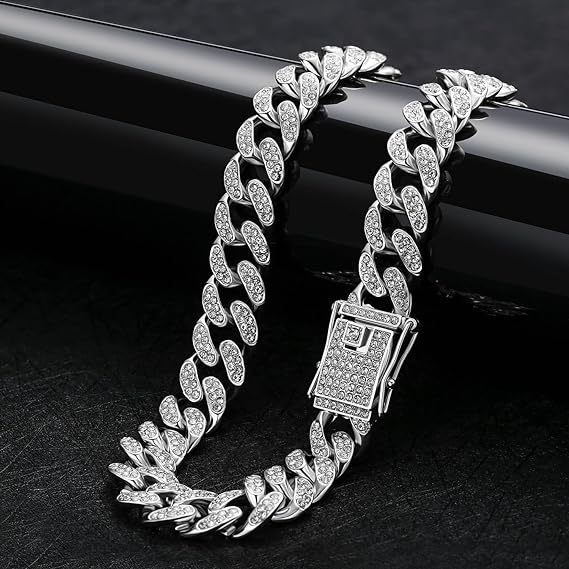 2025 trending diamond dog collar-reflects sunlight for 360° head-turning sparkle on streets
