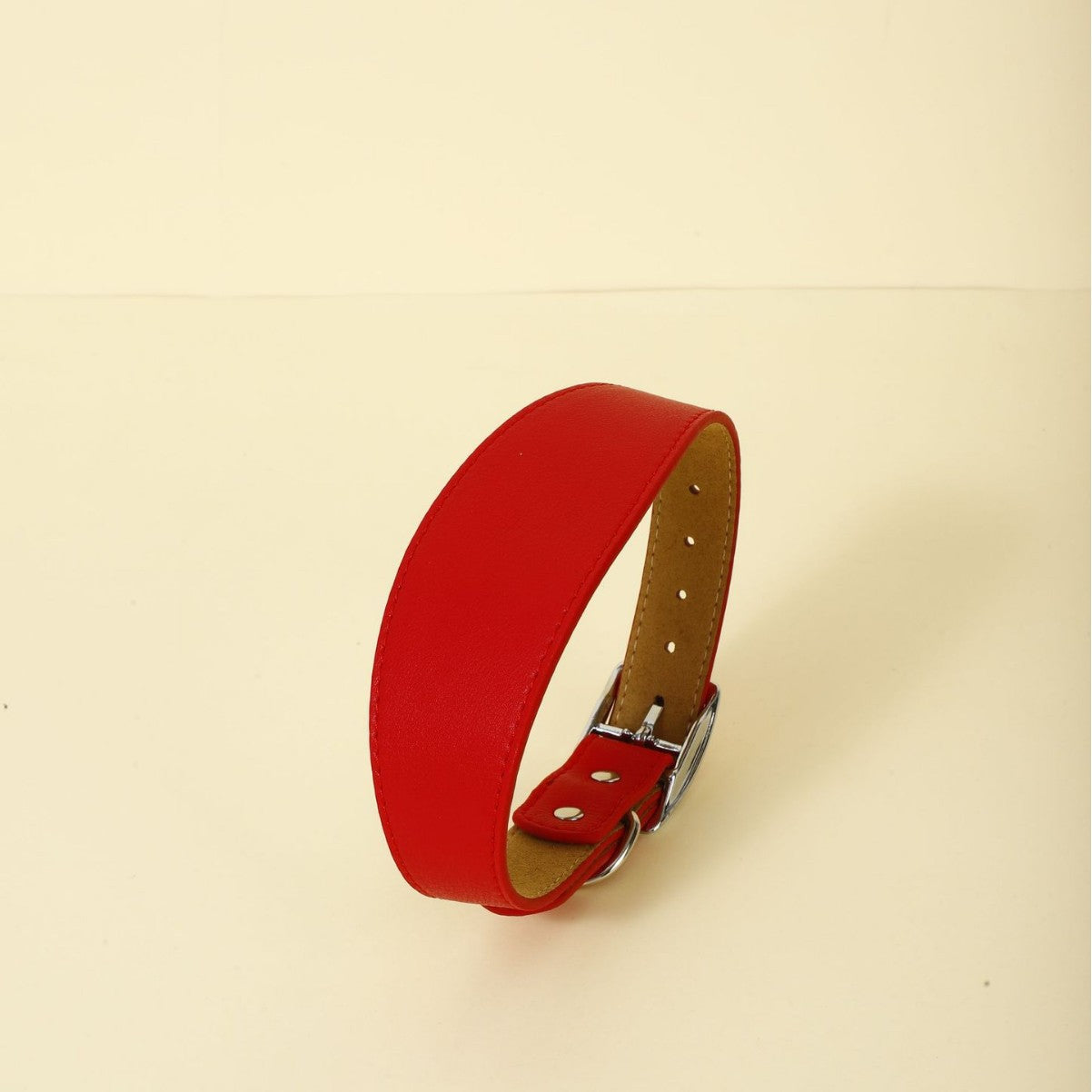 widened-dog-collar-2" widened deep-chested-breed-safety